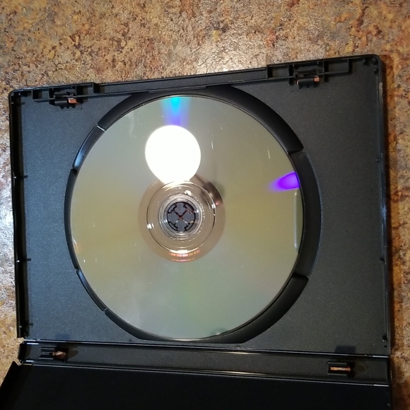 The 40-Year-Old Virgin movie DVD, EUC - Picture 3 of 3